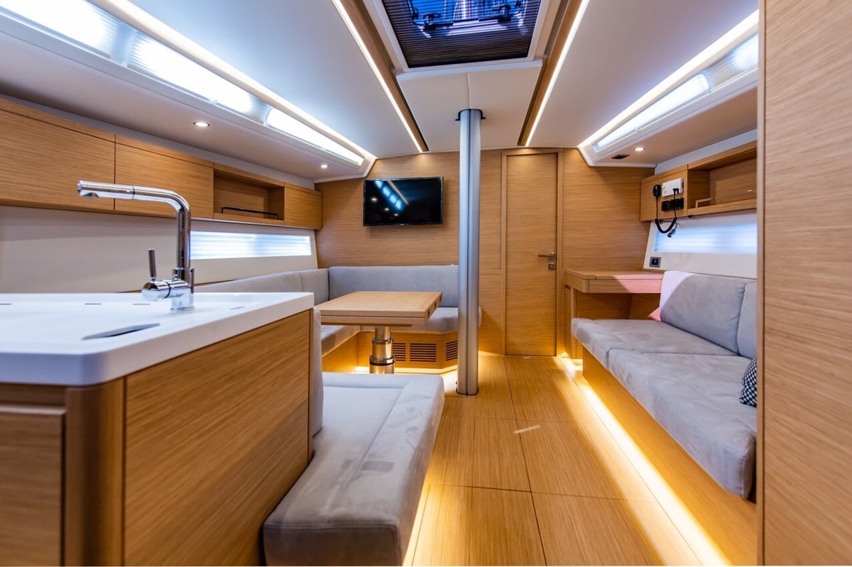 Grand Soleil 44 Performance interior