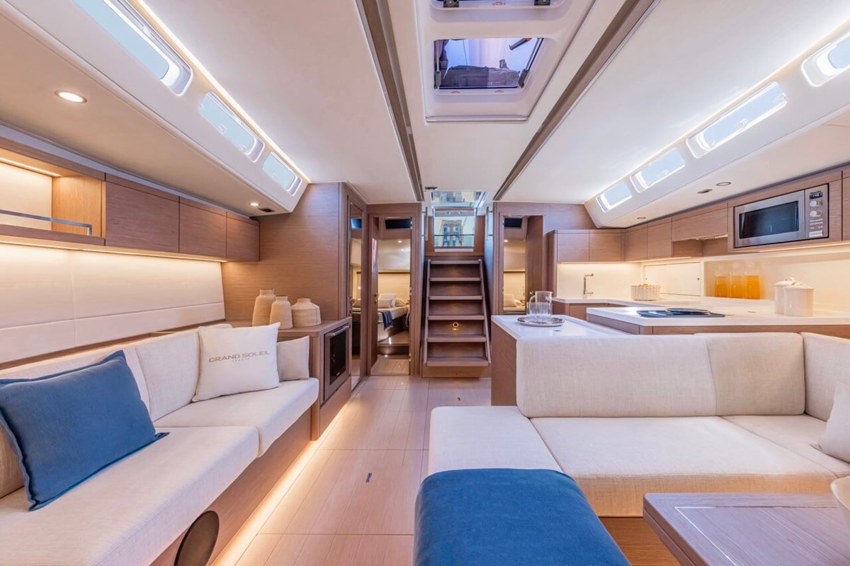 Grand Soleil 52 Performance interior