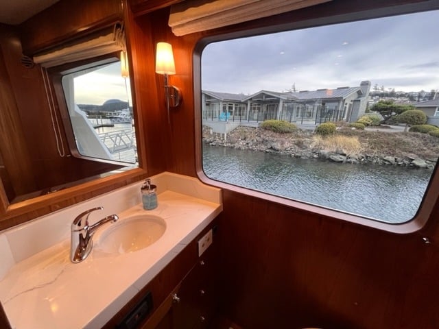 62100-Pilothouse-5