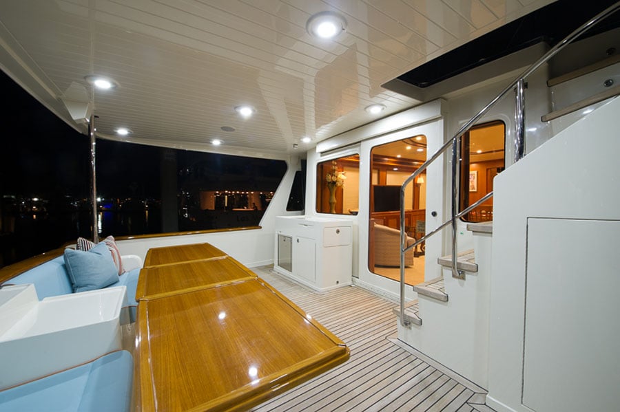 Offshore_80_Moldedin_Swimstep