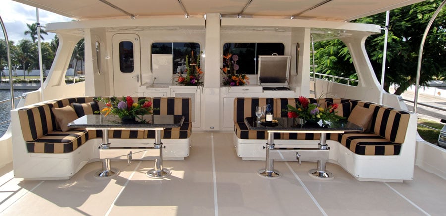 Offshore-90-Voyager-Boat-Deck-Lounge-1