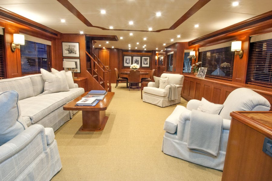 Offshore-90-Voyager-Salon-1
